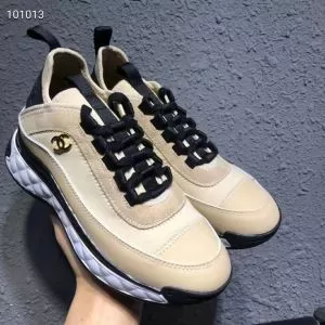 CHANEL おしゃれさんはいち早く取り 2020秋、イチオシ上品 シャネルランニングシューズ 新作アイテムが今年流