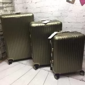 Rimowa オススメしたい最新注目ファションスーツケース 2020春夏は人気定番すっきりした印象に リモワ