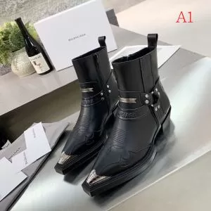 3色可選 バレンシアガ 今年の流行りファション BALENCIAGA やっぱり優しい色 レザーブーツ 【2020秋冬トレンド】押さえておきたい