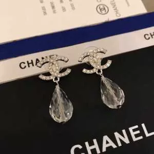 今季は特に注目ファション シャネル CHANELおしゃれな夏ファッション2020 ピアス 今年の夏は着こなし