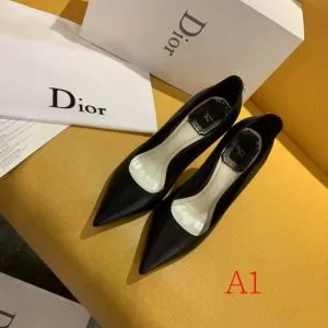 多色可選 更にトレンドが急上昇中 パンプス 【2020秋冬】の注目トレンド ディオール DIOR オシャレスタイルが今年流