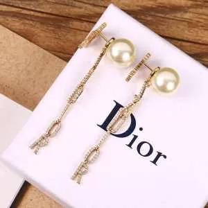 ディオール普段使いにも最適なアイテム DIOR 安心安全人気通販 イヤリング ストリート界隈でも人気