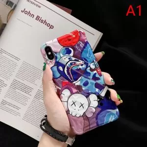 2色可選 2020秋のファッショントレンドはこれ シュプリーム SUPREME 秋冬もちろん主役級 スマートフォンケース 秋ファションのトレンド