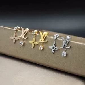 おすすめな大人のトレンド ルイ ヴィトン 夏の最新ファッション LOUIS VUITTON ピアス 2020年春夏シーズンの人気