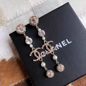 シャネルシンプルなファッション CHANEL ピアス ストリート感あふれ 20新作です