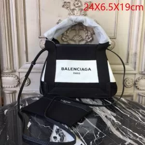 ショルダーバッグ バレンシアガ BALENCIAGA 支持率が高い秋冬最新作 寒い季節トレンド上品 多色選択可 202020秋冬取り入れやすい