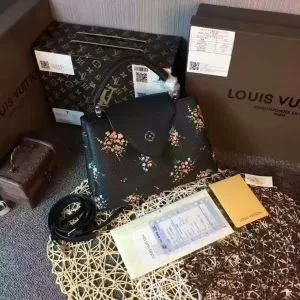 気軽に持てる 爆買い2020 3色選択可ルルイ ヴィトン LOUIS VUITTONハンドバッグ