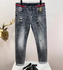 在庫有りFENDIフェンデイ コピー ジーンズ 使いしやすい メンズ ファション デニムジーンズブランドおすすめ2020トレンド