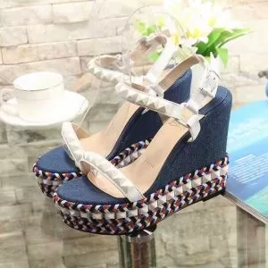 クリスチャンルブタン Christian Louboutin サンダル 【2020年】夏のファッション 今から夏まで活躍する