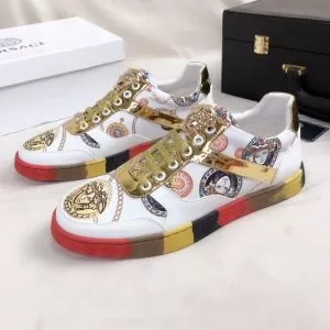 春夏コレクション新品 ヴェルサーチ2色可選 VERSACE 普段見ないデザインばかり スニーカー