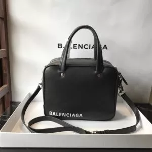 今年注目すべき秋冬ファッション バレンシアガ BALENCIAGA 人気の秋冬新作再登場 ハンドバッグ 2020秋冬トレンドデザイン