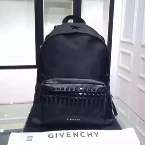 2020春夏の大注目トレンド きちんと感が抜群 ジバンシー GIVENCHY バッグ
