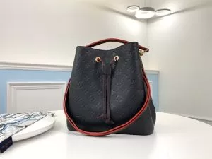 ルイ ヴィトンエレガントな雰囲気 LOUIS VUITTON 2年以上連続1位獲得 レディースバッグ