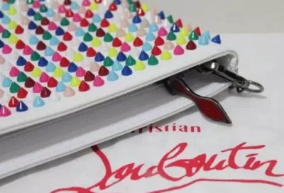 人気大定番 2020春夏 クリスチャンルブタン Christian Louboutin カラースパイク ショルダーバッグ 最高ランク