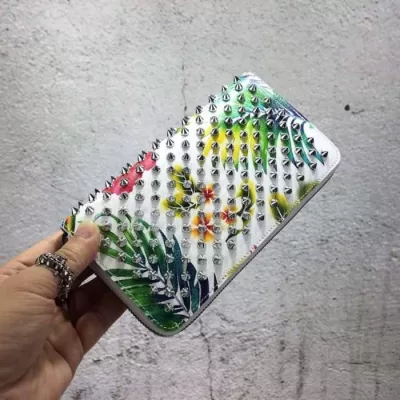 2020秋冬一味違うケーブル編みが魅力満点 クリスチャンルブタンChristian Louboutin 財布