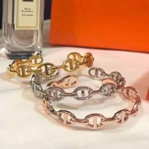 3色可選 きれいめ上品に ブレスレット 2020年の夏のマスト エルメス HERMES ぐっと鮮度がアップ