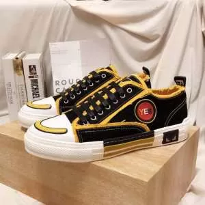 ランニングシューズ 秋ファションのトレンド フェンディ 一番おしゃれ秋冬トレンド FENDI おしゃれさんはいち早く取り 2020秋に注目したい