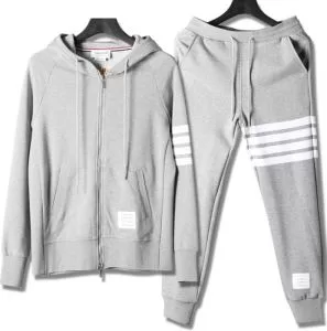 秋冬ムード高まる人気新作 4色可選 2020新発売大歓迎秋冬新名品 THOM BROWNE トムブラウン 上下セット