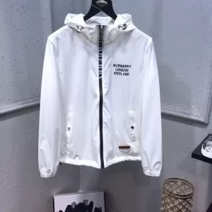 2色可選 限定アイテムが登場 バーバリー BURBERRY 新作が見逃せない フード付きコート一目惚れ級に