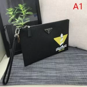 ポーチ 秋冬とれんど新品目立ち プラダ 2020秋冬最重要アイテム PRADA ファッション上級者向け 2色可選