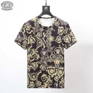 半袖Tシャツ 今なお素敵なアイテムだ ヴェルサーチ 大幅割引価格 VERSACE 今年の春トレンド
