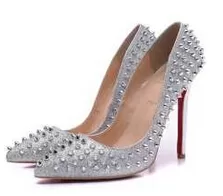 安定感ある 2020 Christian Louboutinクリスチャンルブタン 大人の雰囲気　パンプス