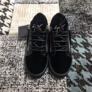 大活躍する ジュゼッペ ザノッティ GIUSEPPE ZANOTTI 普段見ないデザインばかり ランニングシューズ