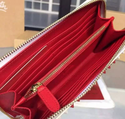 新作セール 2020春夏 クリスチャンルブタン Christian Louboutin スパイク ハート型財布