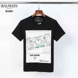 20新作です 半袖Tシャツ 2色可選 ストリート感あふれ バルマン 普段使いにも最適なアイテム BALMAIN