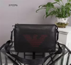 一番の魅力秋冬のマストアイテム アルマーニ ARMANI 引き続きトレンド人気色ショルダーバッグ 一気に大人のこなれ感抜群
