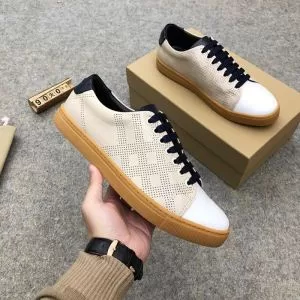 BURBERRY バーバリー カジュアルシューズ 2色可選 おしゃれな夏ファッション2020 夏先に大活躍する