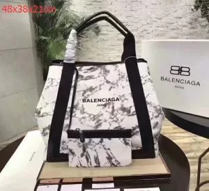 2020春夏新作 バレンシアガ BALENCIAGA 手持ちショルダー掛け大人のセンスを感じさせる