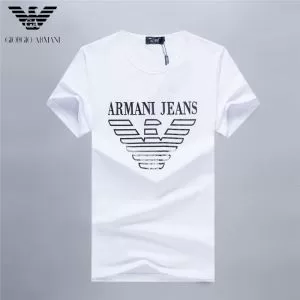 2色可選 今季の主力おすすめ 半袖Tシャツ 飽きもこないデザイン アルマーニ 人気は今季も健在 ARMANI
