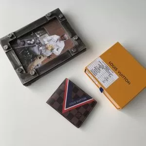 おしゃれ感度が高い秋冬トレンド ルイ ヴィトン LOUIS VUITTON 財布ウォレット 先取り 20202020秋冬ファッション