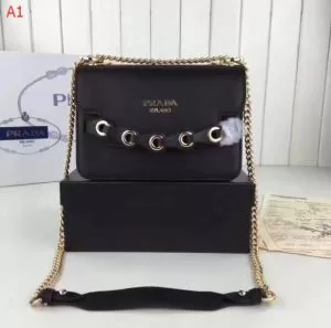 2020最新入荷 ショルダーバッグ プラダ PRADA お買い得限定セール 4色選択可