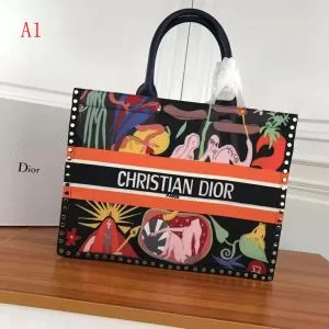 美品入手困難 ディオール 軽量で薄手の DIOR ハンドバッグ 4色可選 今季大人気新作登場
