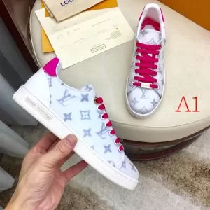 3色可選 ルイ ヴィトン 秋服コーデ2020年版 LOUIS VUITTON 大胆なチェックの人気トレンド ランニングシューズ 2020秋冬トレンドアイテム