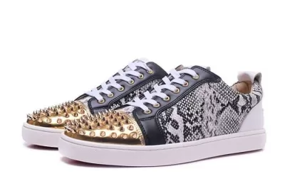 お洒落に魅せる2020秋冬 クリスチャンルブタンChristian Louboutin フラットシューズ
