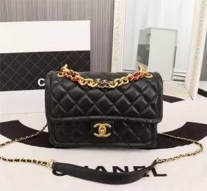 2色選択可 今年の夏は着こなし シャネル CHANEL 魅力的な今年らしい レディースバッグ 【2020春夏】最新コレクション 着回し力も抜群です