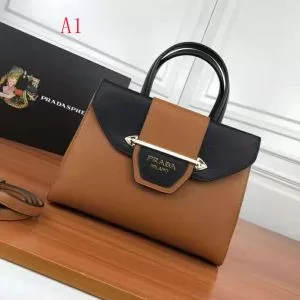 ハンドバッグ 3色可選 格好良いアイテム ファッショニスタ愛用 PRADA プラダ