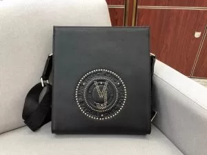 ショルダーバッグ 最新秋冬トレンドをチェック202020秋冬 ヴェルサーチ 今年の流行りファション VERSACE 絶対おさえるべきカラーと最新