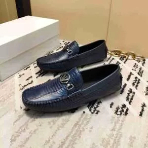 ARMANI オシャレスタイルが今年流 アルマーニ 今季トレンド抜け感新品 ランニングシューズ 202020秋冬取り入れやすい