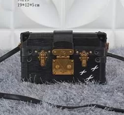 新鮮な一味違う魅力満点 2020春夏 LOUIS VUITTON ルイ ヴィトン ショルダーバッグ LV