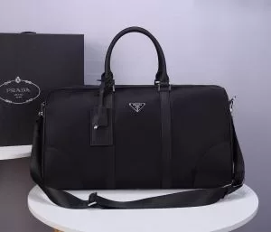 お値段もお求めやすい スーツケース やはり人気ブランド プラダ PRADA