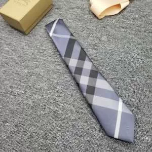 おしゃれさんはいち早く取り バーバリー【2020秋冬】の注目トレンド BURBERRY ネクタイ