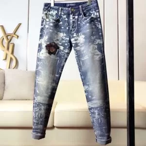 2020話題の商品 ジーンズ 愛らしい春の新作 ヴェルサーチVERSACE 飽きもこないデザイン
