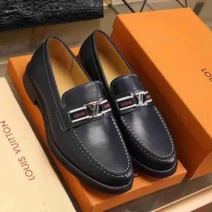 コレクション スニーカー 最先端のスタイル ルイ ヴィトン LOUIS VUITTON
