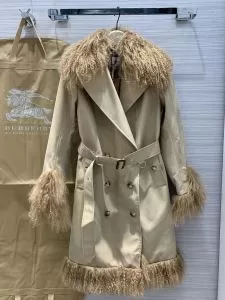 パーカー 秋冬にお世話になる定番 バーバリー 優しいのに存在感 BURBERRY 【最新】2020年秋冬のトレンド速報