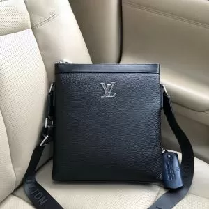 季節感のあるファッション ルイ ヴィトン LOUIS VUITTON ビジネスバッグ 《2020年》今、注目のストリート
