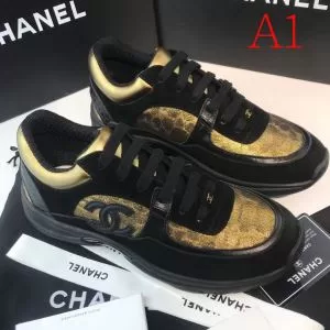 秋冬ファッションコーディネート 2色可選 シャネル 人気ファッション雑誌でも掲載 CHANEL 最重要2020秋冬トレンド ランニングシューズ